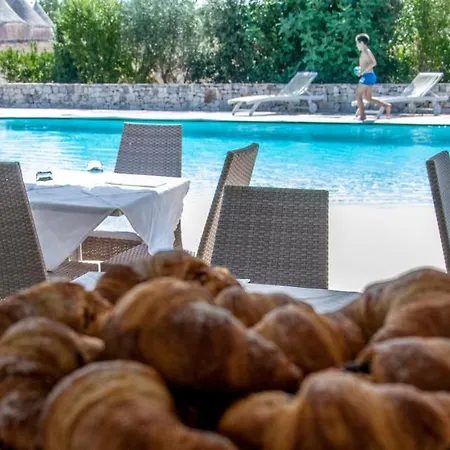 Masseria Cappuccini ファームステイ オストゥーニ